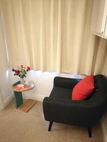 Lovet Homestay Londres Extérieur photo