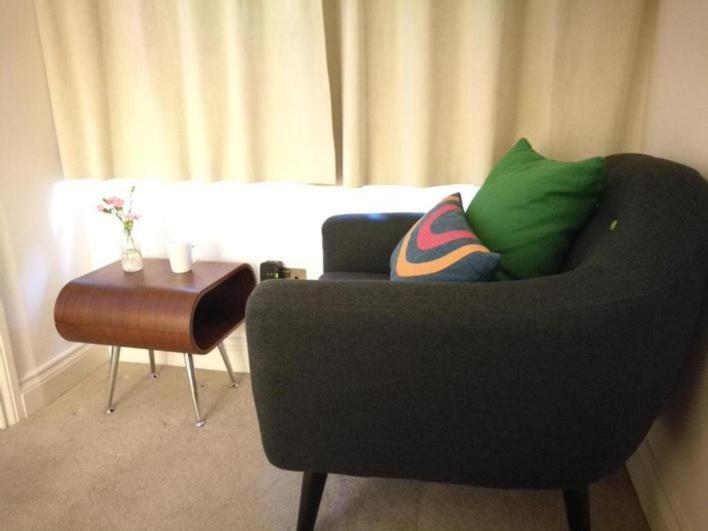 Lovet Homestay Londres Extérieur photo